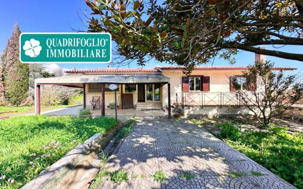 casa indipendente in vendita a Bassano Romano