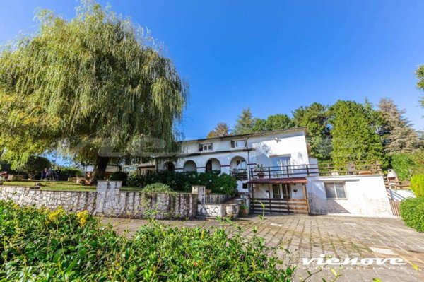 casa indipendente in vendita a Bassano Romano