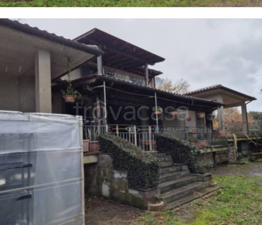 casa semindipendente in vendita a Bassano Romano