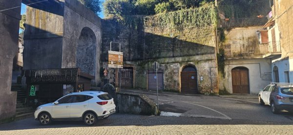 locale di sgombero in vendita a Bassano Romano