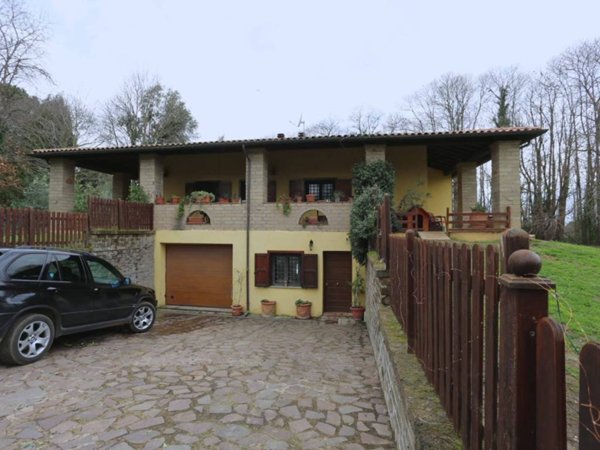 casa indipendente in vendita a Bassano Romano