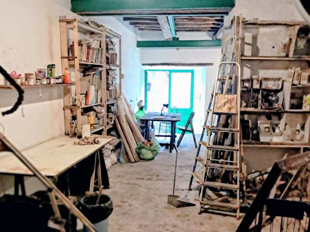 locale di sgombero in vendita a Bassano Romano