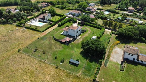 casa indipendente in vendita a Bassano Romano