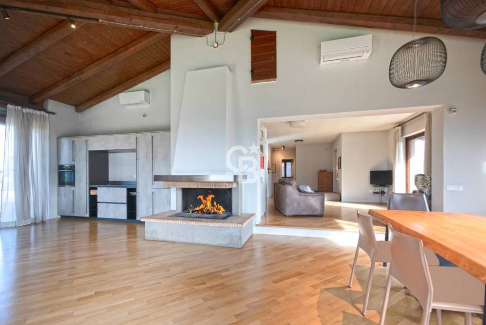 casa indipendente in vendita a Bassano Romano