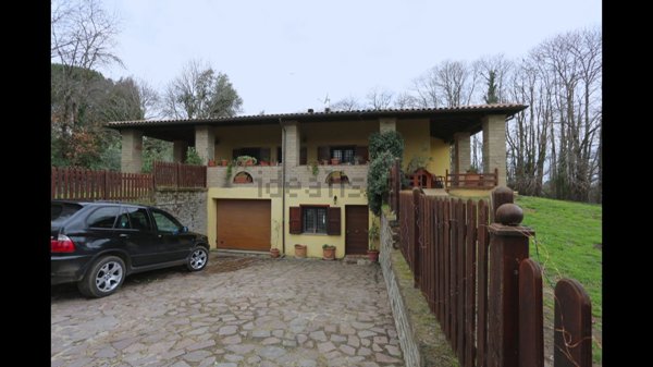 casa indipendente in vendita a Bassano Romano
