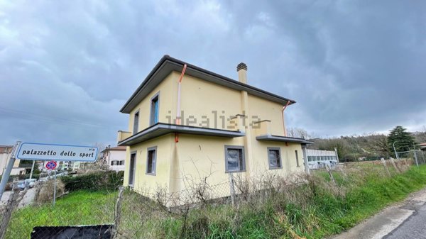 casa indipendente in vendita a Bassano Romano