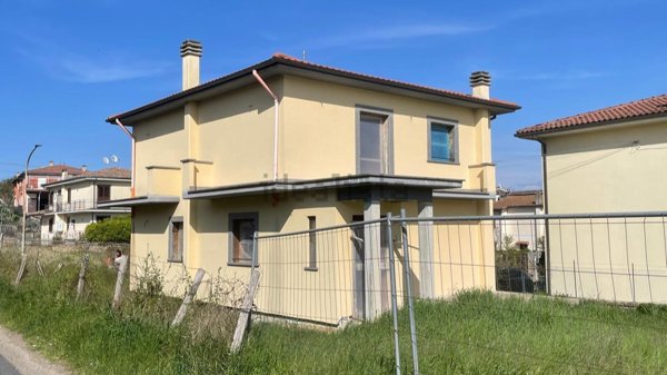 casa indipendente in vendita a Bassano Romano