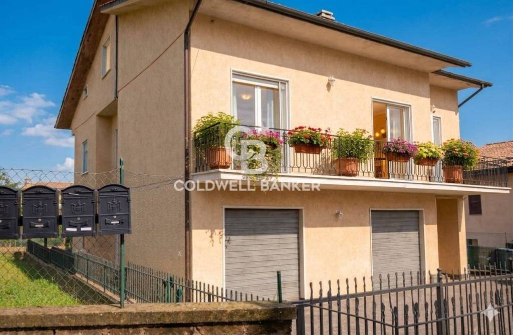 casa indipendente in vendita a Bassano Romano