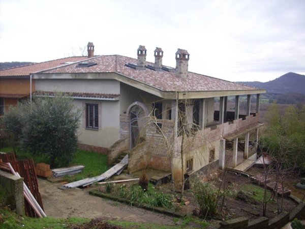 casa indipendente in vendita a Bassano Romano