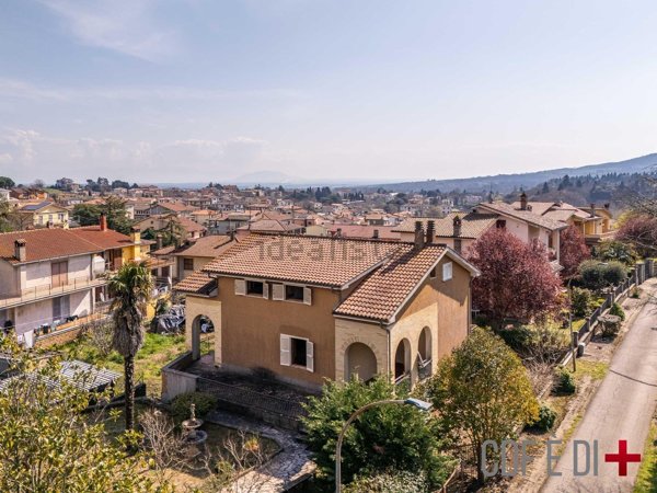 casa indipendente in vendita a Bassano Romano