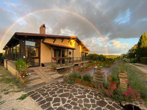 casa indipendente in vendita a Bassano Romano