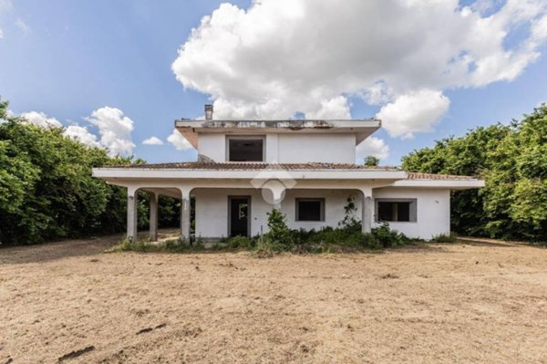 casa indipendente in vendita a Bassano Romano