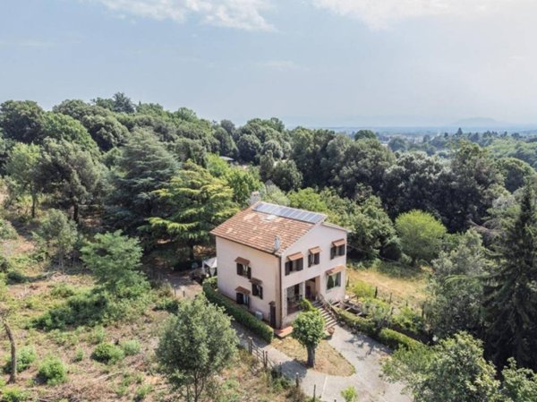 casa indipendente in vendita a Bassano Romano