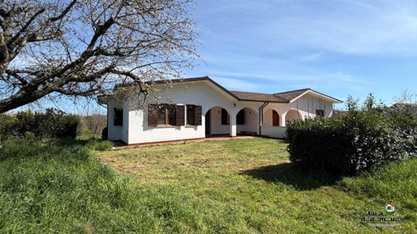 casa indipendente in vendita a Bassano Romano