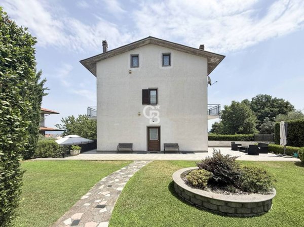 casa indipendente in vendita a Bassano Romano