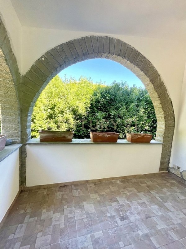 casa indipendente in vendita a Bassano Romano