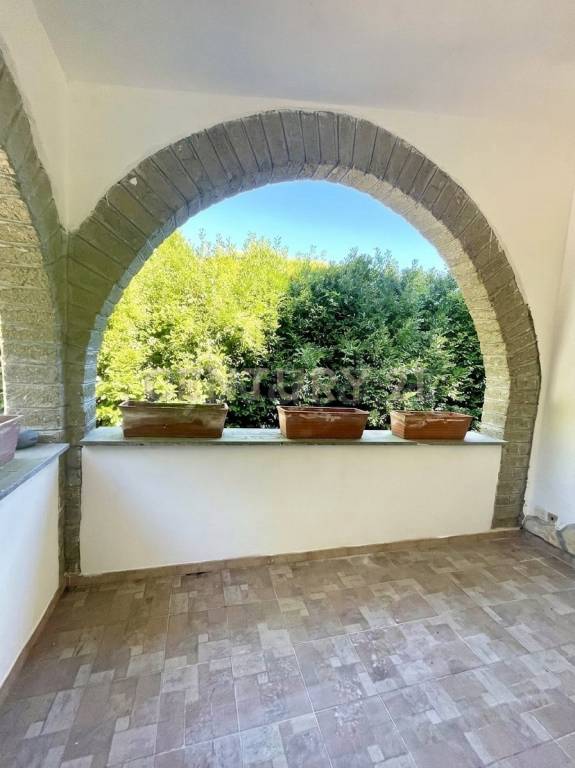casa indipendente in vendita a Bassano Romano