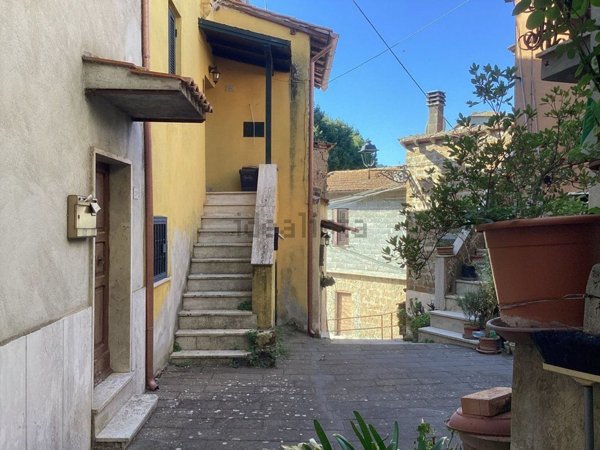 appartamento in vendita a Bassano Romano