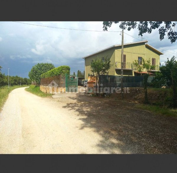 casa indipendente in vendita a Bassano in Teverina