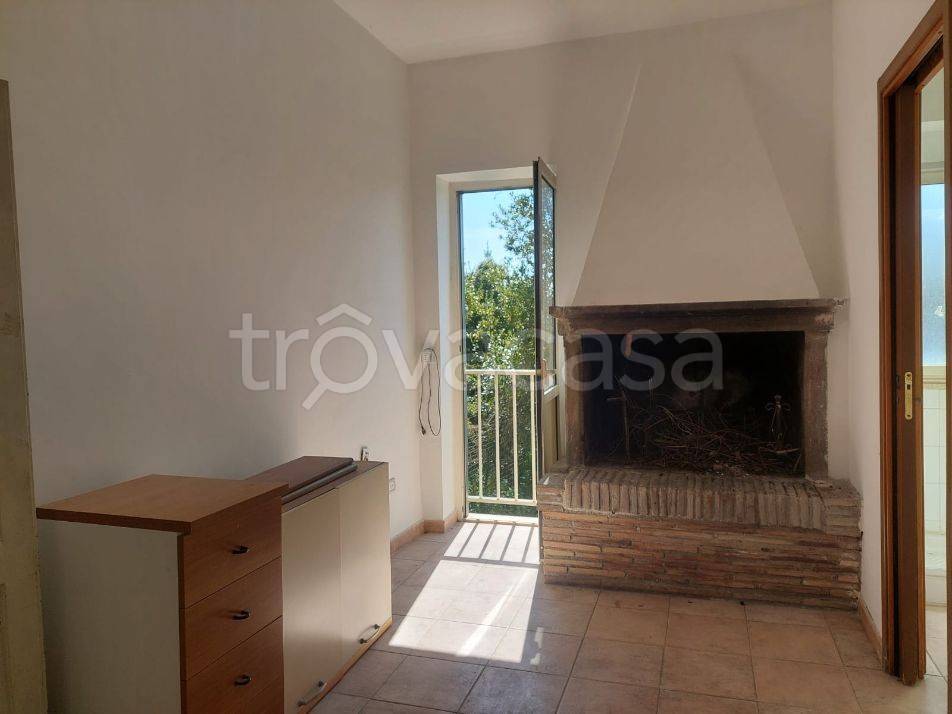 casa indipendente in vendita a Bassano in Teverina