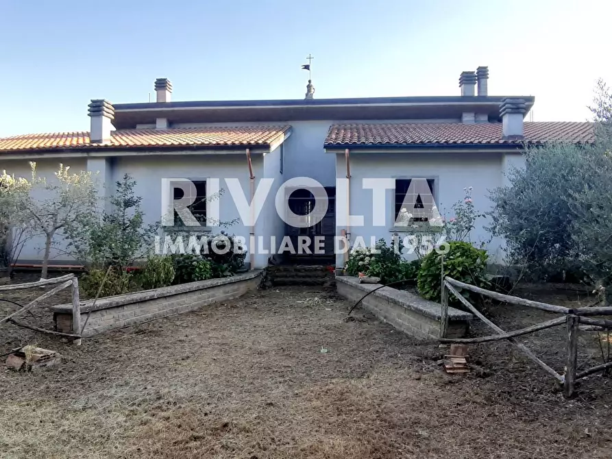 casa indipendente in vendita a Bassano in Teverina