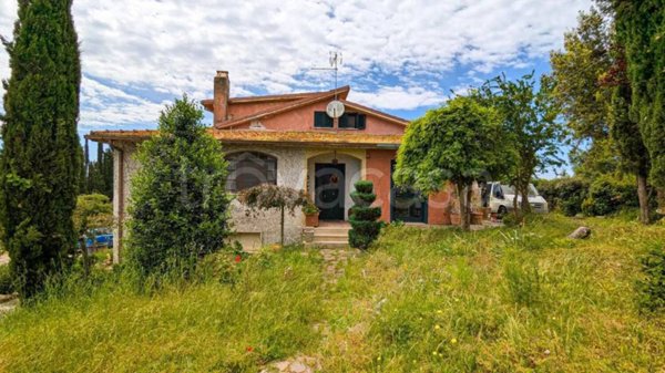 villa in vendita a Bassano in Teverina
