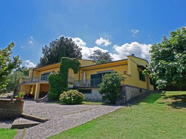 casa indipendente in vendita a Bassano in Teverina