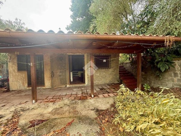 casa indipendente in vendita a Bassano in Teverina