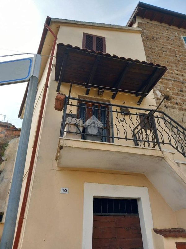 casa indipendente in vendita a Bassano in Teverina