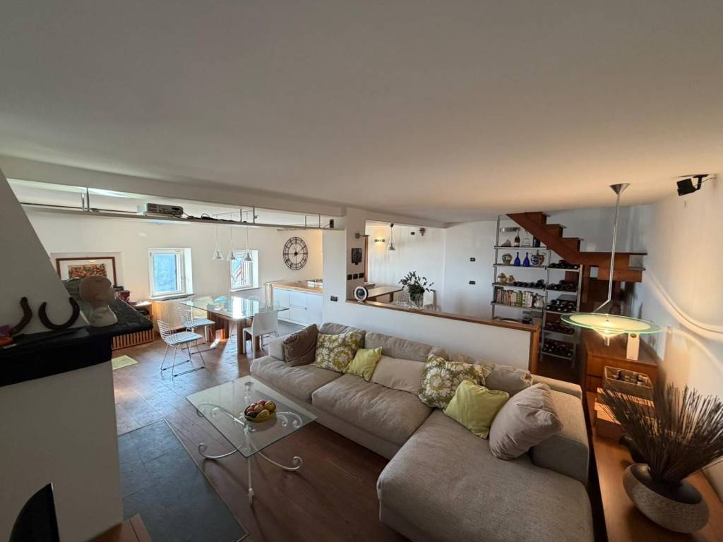 casa indipendente in vendita a Bassano in Teverina