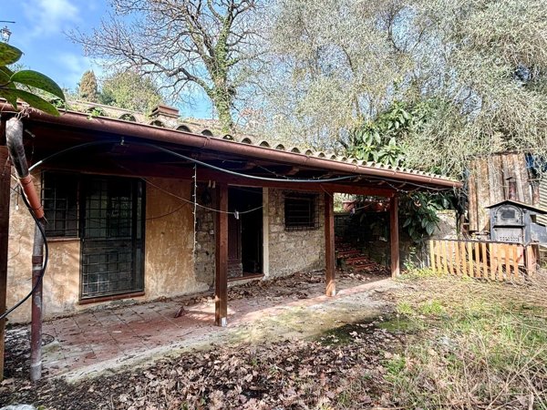 casa indipendente in vendita a Bassano in Teverina