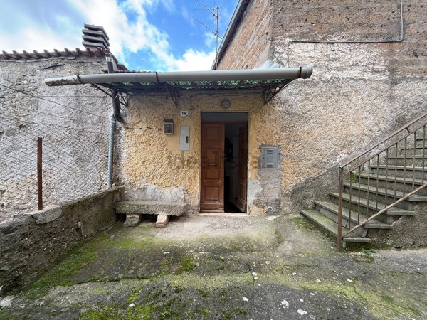 appartamento in vendita a Bassano in Teverina