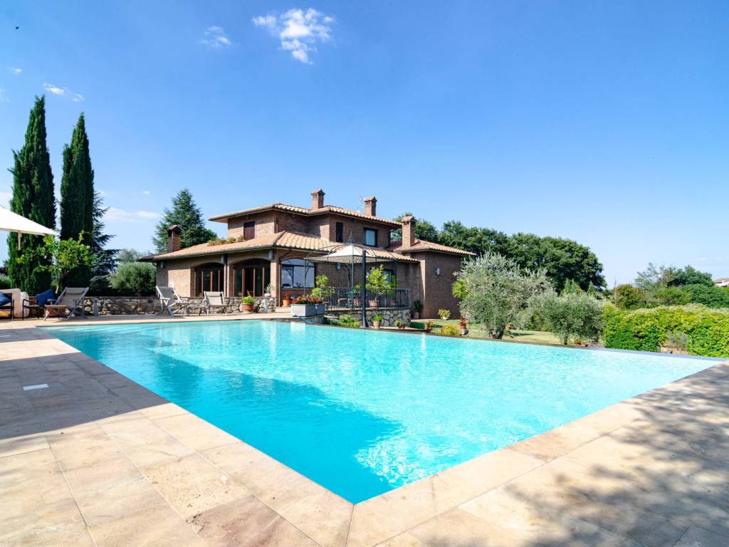 casa indipendente in vendita a Bassano in Teverina