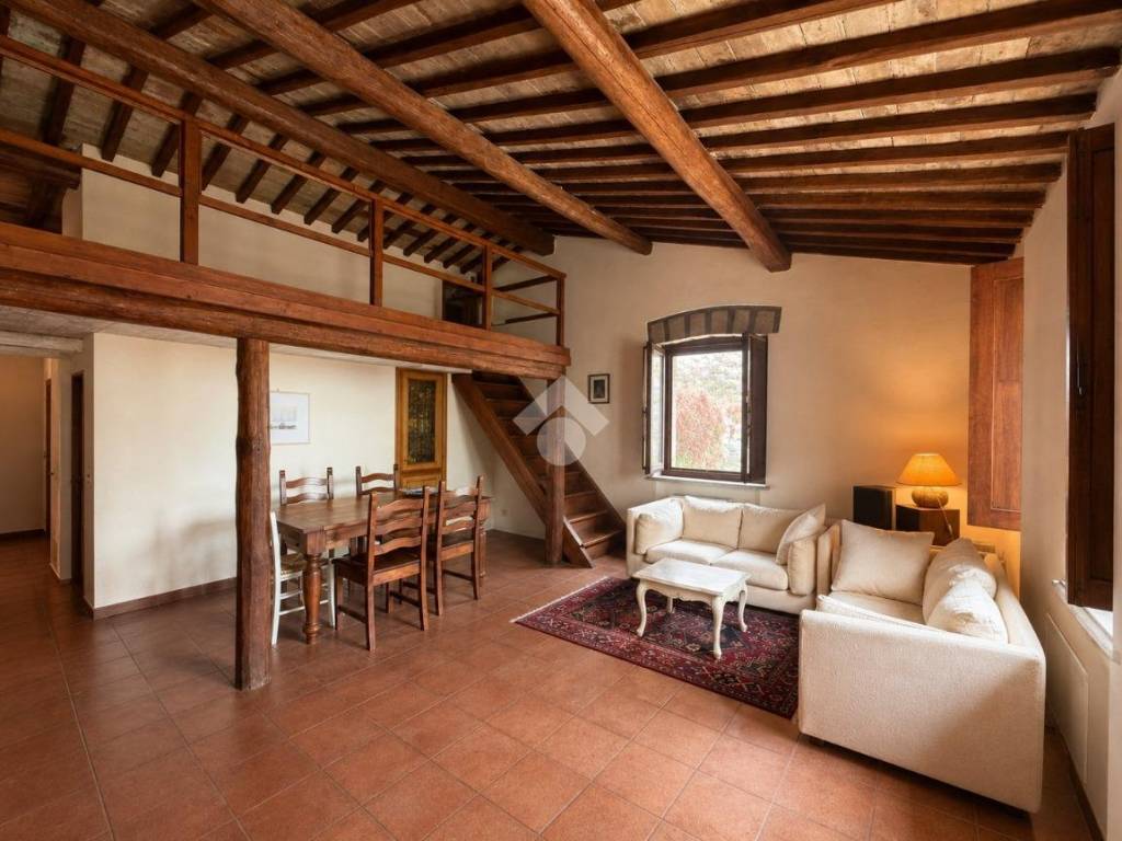 casa indipendente in vendita a Bassano in Teverina