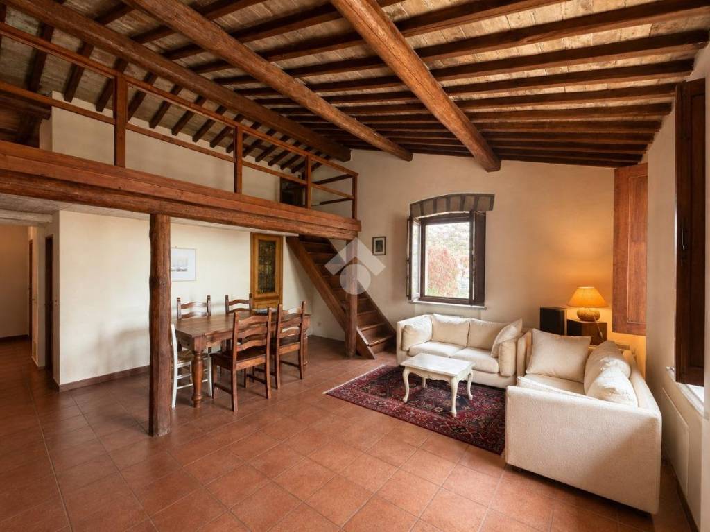 casa indipendente in vendita a Bassano in Teverina