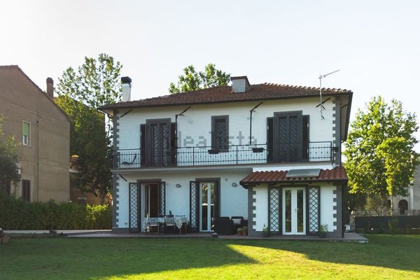 casa indipendente in vendita a Bassano in Teverina