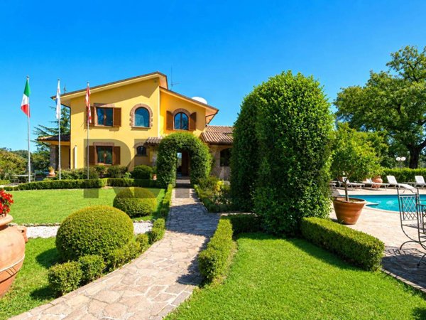 casa indipendente in vendita a Bassano in Teverina