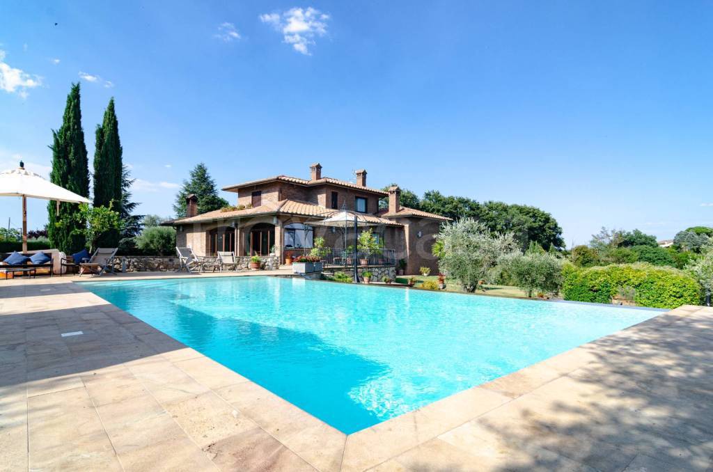 casa indipendente in vendita a Bassano in Teverina