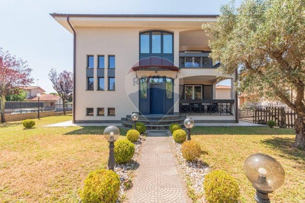 casa indipendente in vendita a Blera