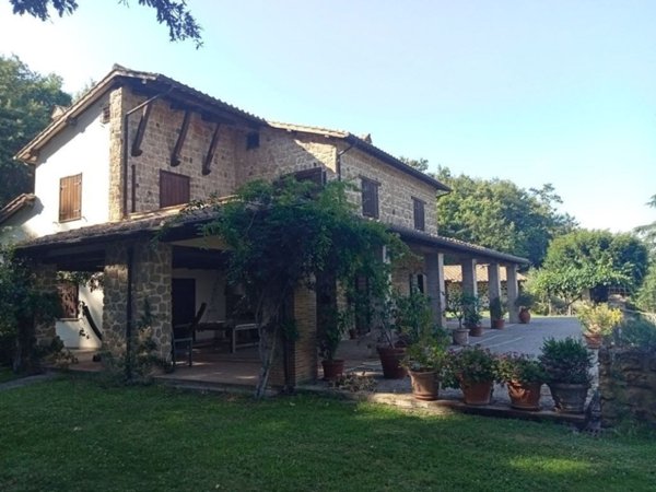 casa indipendente in vendita a Bolsena