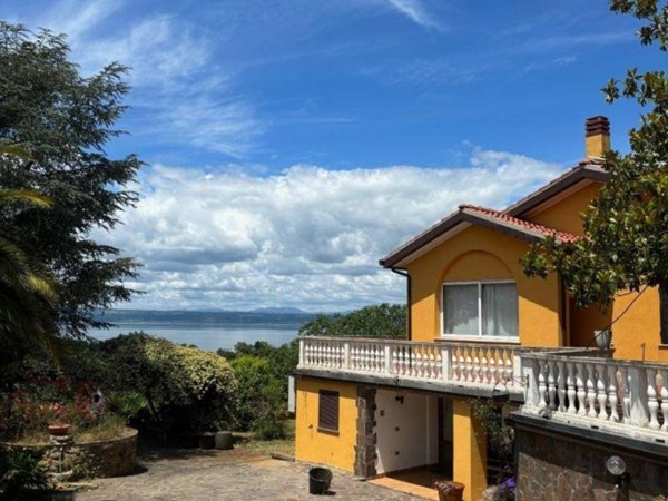 casa indipendente in vendita a Bolsena