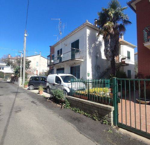 casa indipendente in vendita a Bolsena