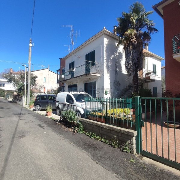 casa indipendente in vendita a Bolsena