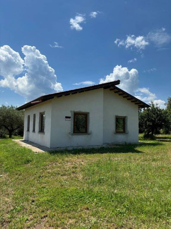 casa indipendente in vendita a Bolsena