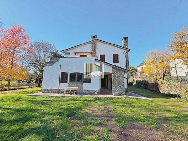 casa indipendente in vendita a Bolsena