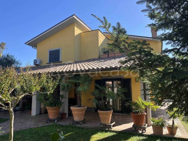 casa indipendente in vendita a Bolsena