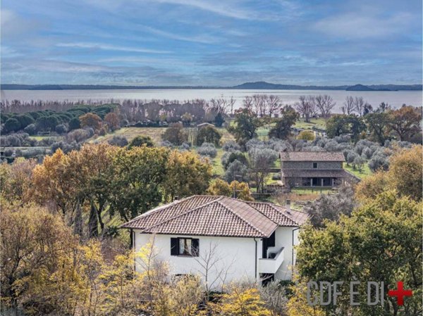 casa indipendente in vendita a Bolsena