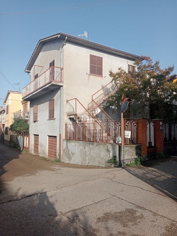 casa indipendente in vendita a Bolsena