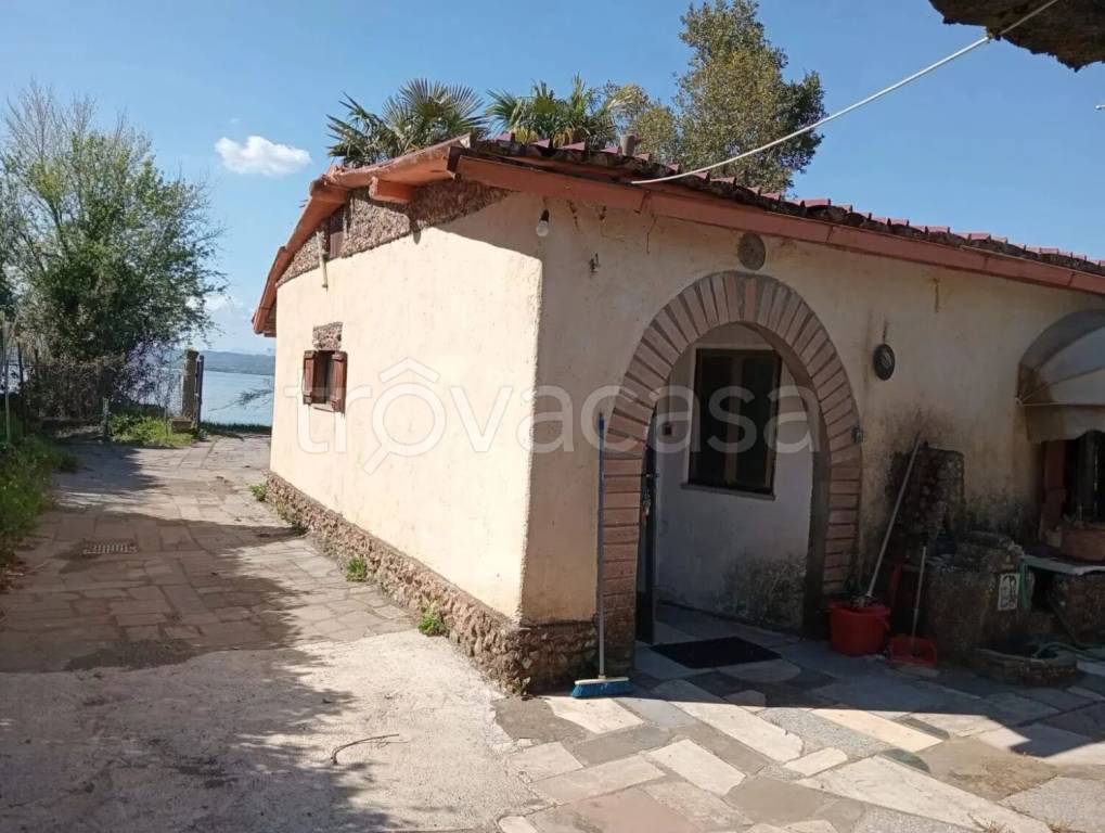 casa indipendente in vendita a Bolsena
