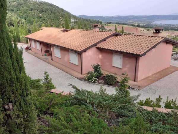 casa indipendente in vendita a Bolsena